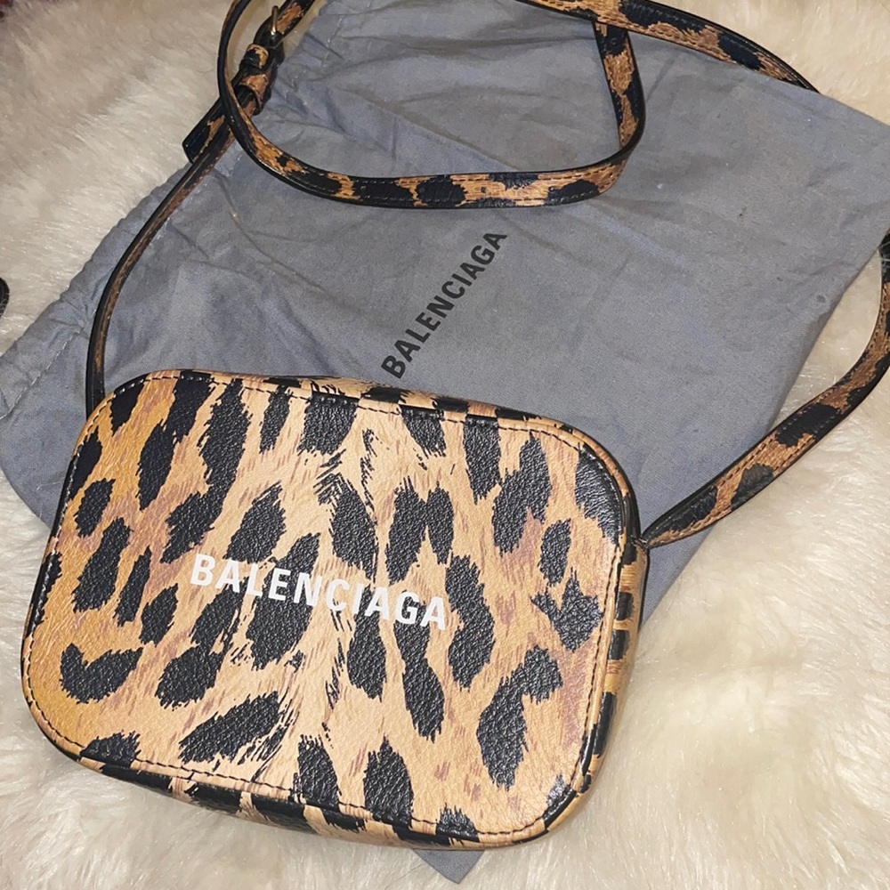 Balenciaga leopard everyday camera bag worn once yes authentic‼️‼️